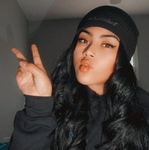 Meet your Posher, Sandy